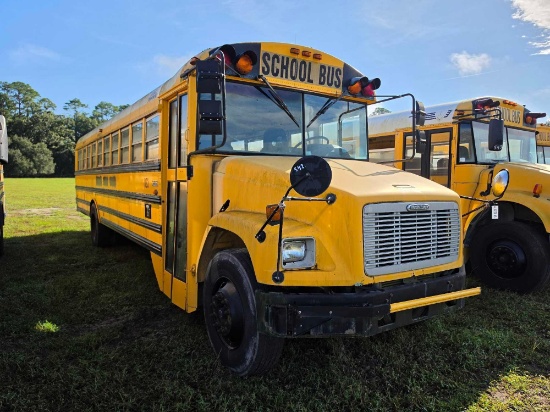 542 - 2002 Thomas School Bus *