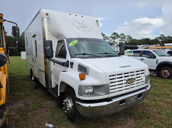 545 - 2005 Chevy C5500 Chasis Truck *