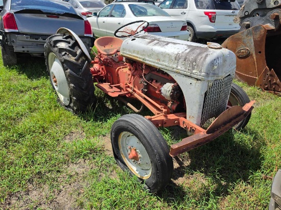 644 - 1950'S Ford Garden Tractor