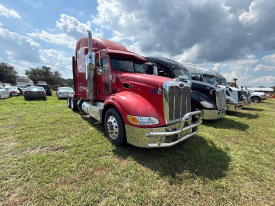 705 - 2014 Peterbilt Sleeper Cab *