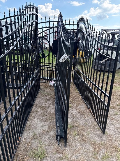 961 - 16' BIFOLD GATES