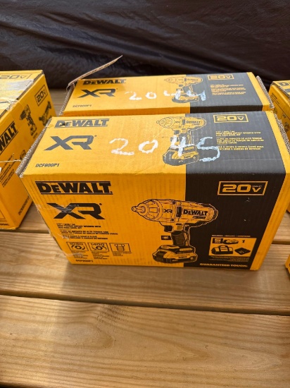 2045 - Dewalt 1/2" Drive Impact Wrench