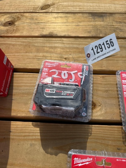 2059 - MILWAUKEE M18 5 AMP BATTERY