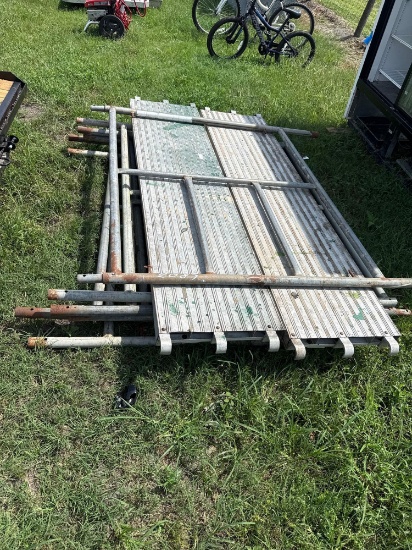 2087 - Set Of 5' Galvanized Scaffolding