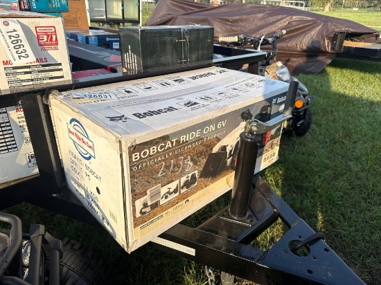 2138 - BOBCAT RIDE ON 6V TRACTOR