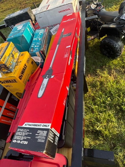 2143 - MILWAUKEE 18V QUICK LOCK 10' POLE SAW