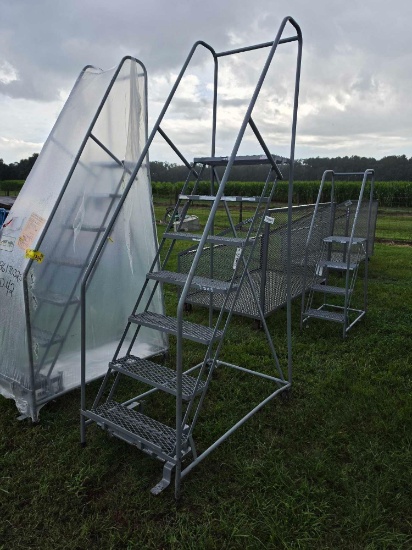 2203 - 7 Steep Rolling Ladder