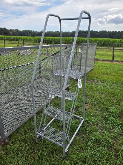 2205 - 4 Steep Rolling Ladder