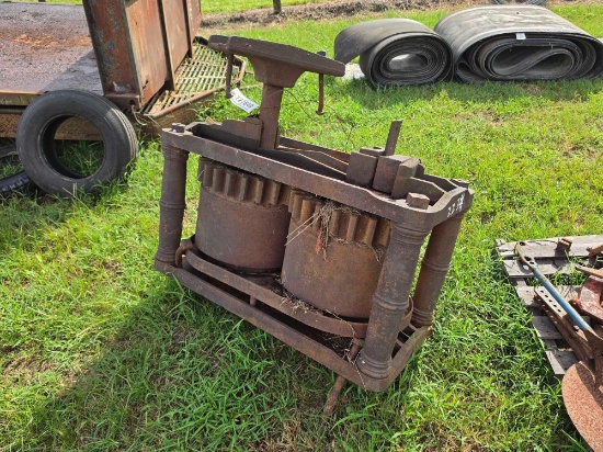 2234 - Cast Iron Cane Mill