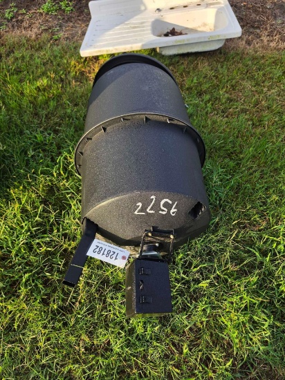 2256 - Wild Game Deer Feeder