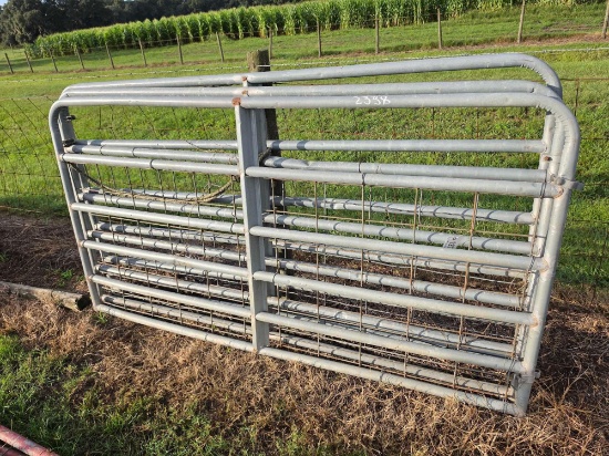 2338 - (3) 8' Gates