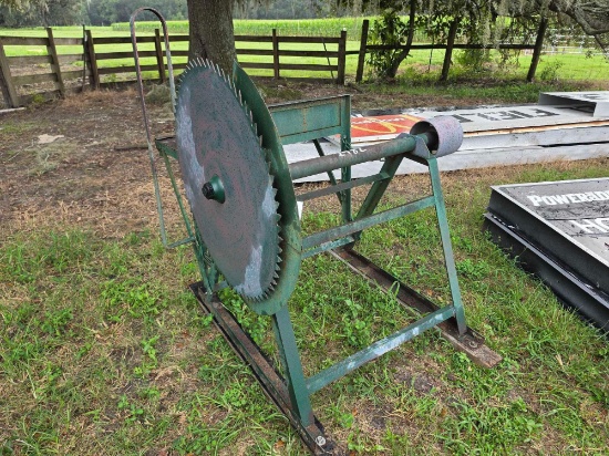 2482 - Antique Buzz Saw