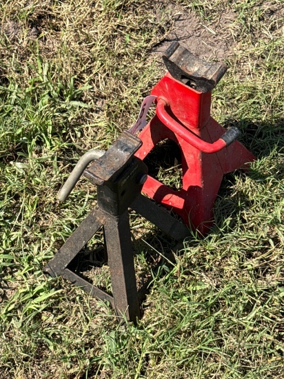 2581 - 2 3-Ton Jack Stands