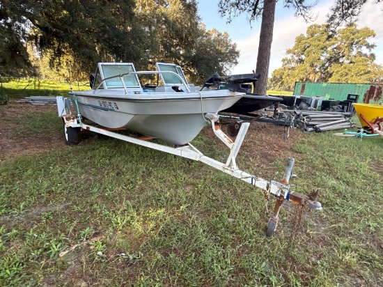 2855 - Bonito Bow Rider Boat 15' *