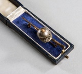 Early 20th century boxed gentleman's gold & silver tie pin designed with a