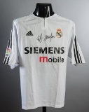 Alfredo Di Stefano signed Real Madrid replica home jersey, signed in black