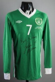 Liam Lawrence signed green Republic of Ireland No.7 jersey issued for the i