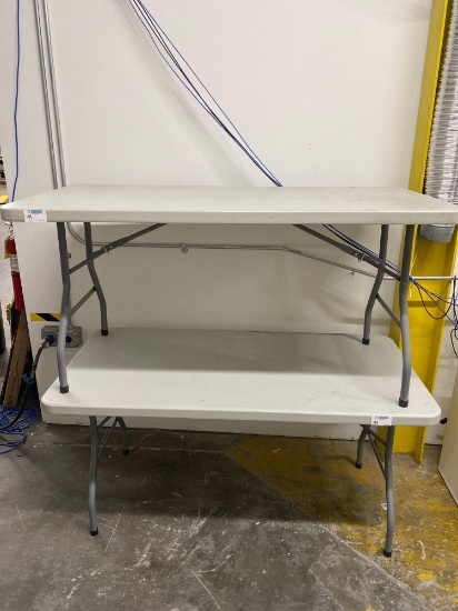 (2) 5' Folding tables