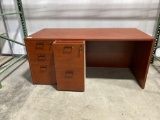 Cherry laminate desk 30