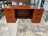 Cherry laminate desk 30