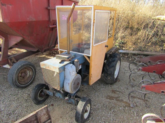 SMALL GARDEN TRACTOR WITH BLADE