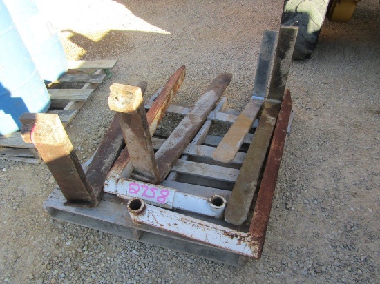 PALLET FORK LOT