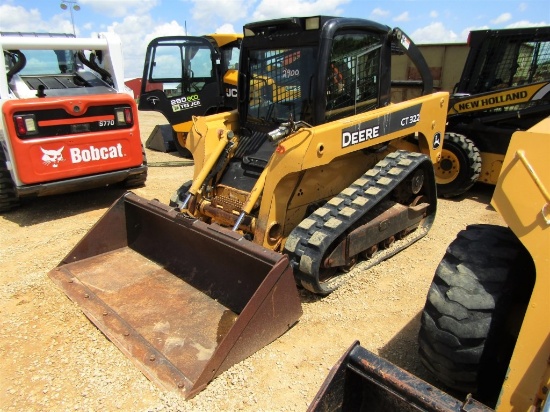 JOHN DEERE CT322 TRACKLOADER