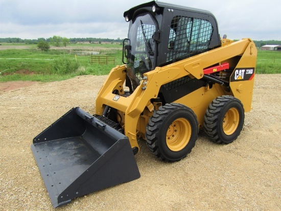 CAT 236D SKIDLOADER