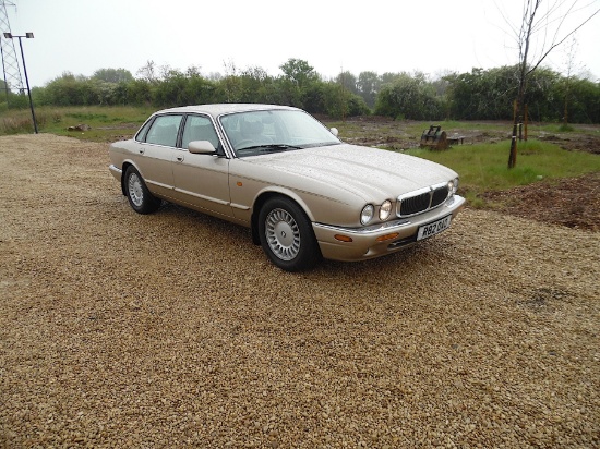 1998 Jaguar XJ8 (X308)