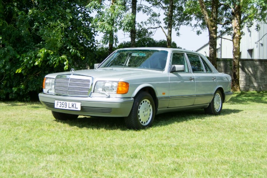 1989 Mercedes-Benz 560 SEL (W126)