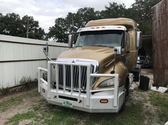 2014 International #LF687 Truck-Tractor, Diesel, 6 x 4, Grill Guard, Sleepe