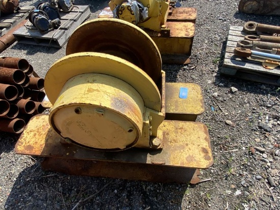 (2) Pullmaster Winches w/Base