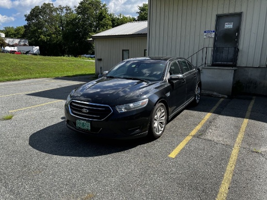 2015 Ford Taurus , Limited, AWD, Heated/Cooled Leather Seats , Climate, Moon Roof, Navigation,