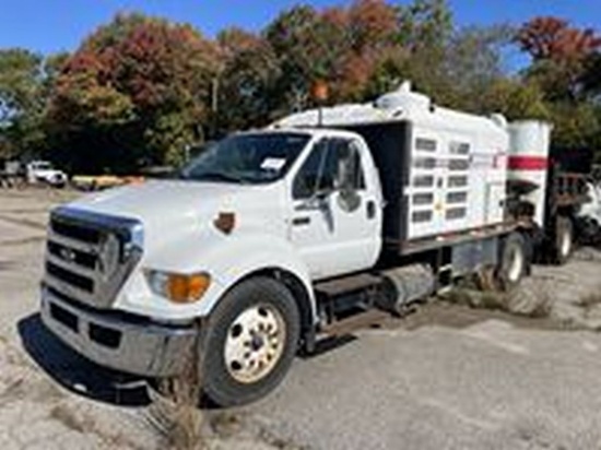2005 Ford F650 XLT Super Duty 6 Wheel Vacuum Truck w/Vac Masters 4000 Vacuum System, CAT Diesel