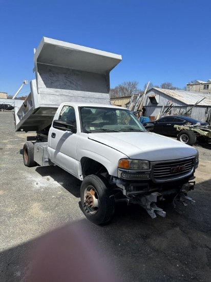 2004 GMC 8' Dually Dump, Plow Mount VIN#: 1GDJK34U84E320491 ( Project - Incomplete - Has Motor)