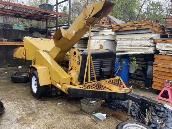 Wood Chuck Towable Chipper w/Jobbox & Outriggers, Ford 6cyl Gas Engine Hrs: 2,800 (Chipper Runs)