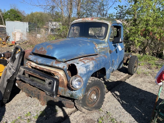(2) 1950s International Project Trucks