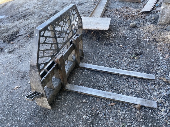 Bobcat Fork Attachment w/Cage
