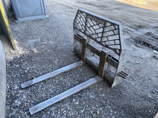 Bobcat Fork Attachment w/Cage