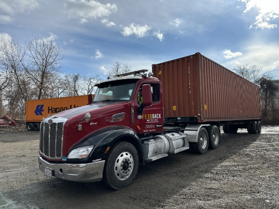 2014 Peterbilt Daycab Tractor Truck, Tandem Axle, 10 Wheel, Cummins X15 Diesel Motor, Power Windows,