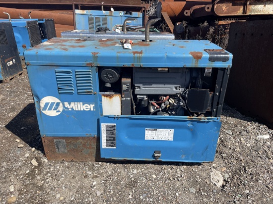 Miller Big Blue 400D DC Welder/ Generator w/ 663.7 Hours and Deutz Diesel Engine