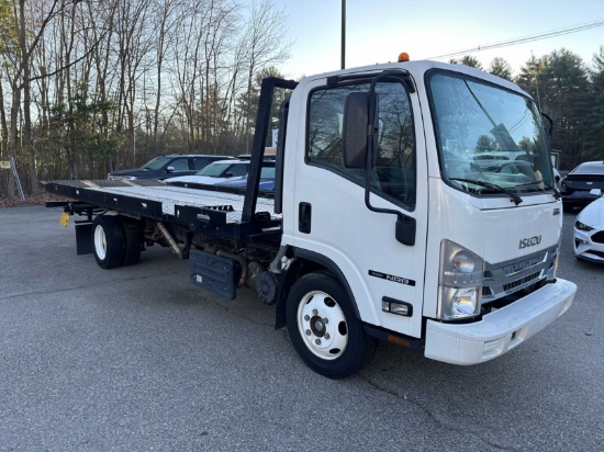2020 Isuzu NRR Ramp Truck, Auto Transmission, Backup Camera, Ramp Controls, Heated Seats, Lane Assi