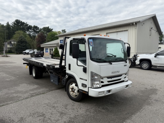 2020 Isuzu NRR Ramp Truck, Auto Transmission, Backup Camera, Ramp Controls, Heated Seats, Lane Assi