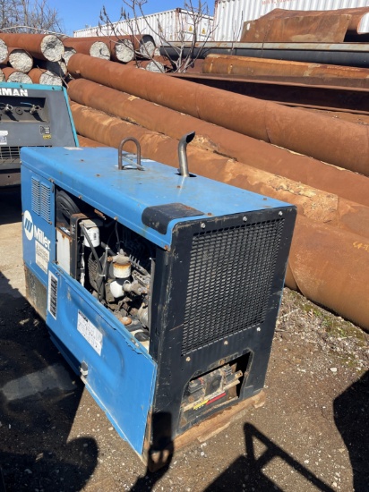 Miller Big Blue 400D DC Welder/ Generator w/ 2139 Hours and Deutz Diesel Engine