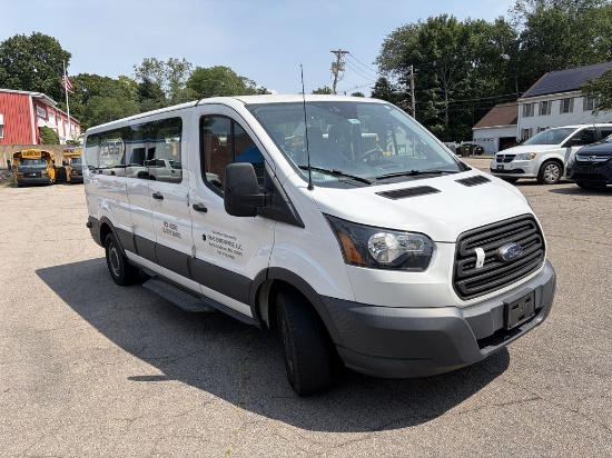 2018 Ford Transit 250 XLT Passenger Van, Gas, 15 Passenger, Odom: 48,021