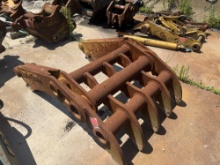 CAT 336 Excavator Bucket Thumb