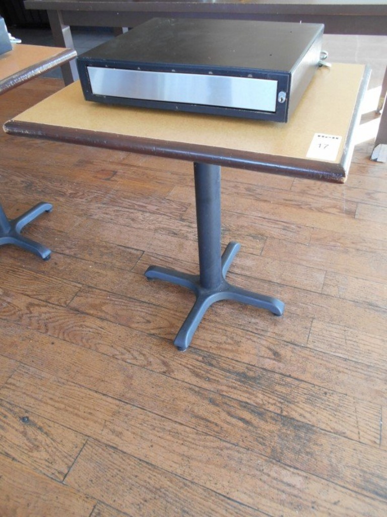 24"X30" PEDESTAL TABLE