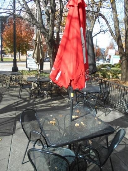 PATIO TABLE W/4 CHAIRS & UMBRELLA