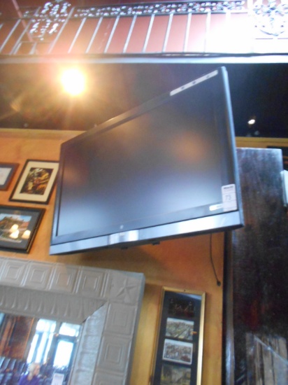 48" WESTINGHOUSE TV W/BRACKET