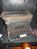 ANTIQUE UNDERWOOD TYPEWRITER